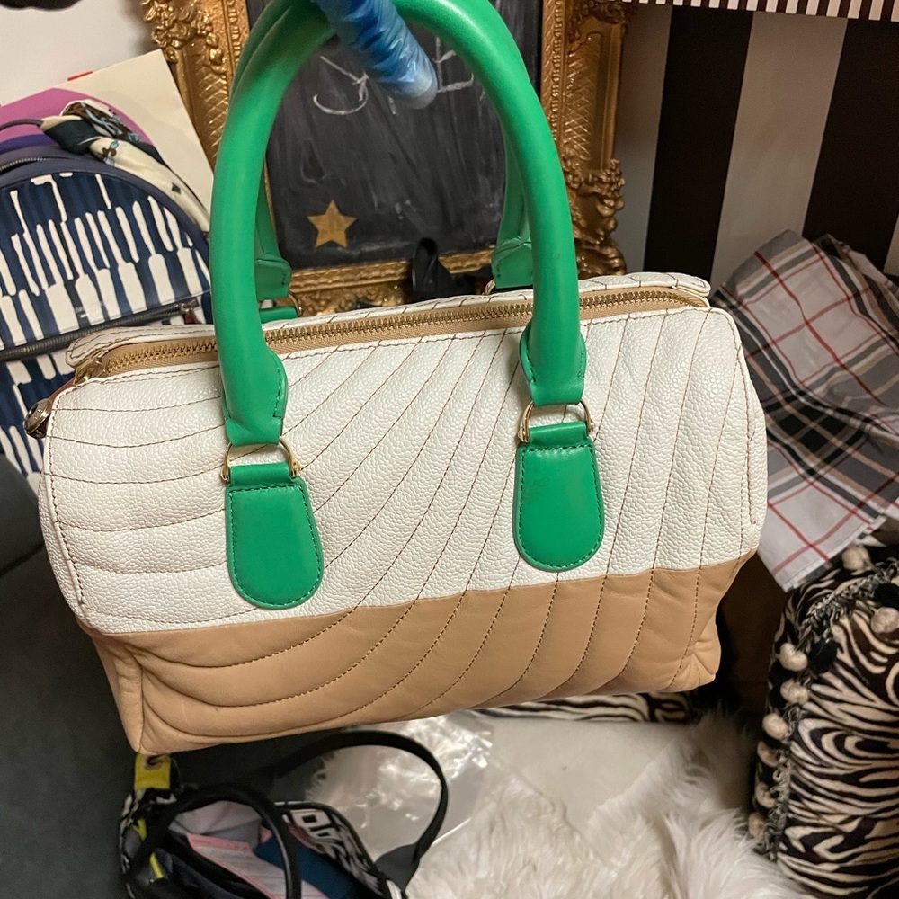 ❤️Henri Bendel Satchel ❤️Super RARE bag with the colors of green, tan, white
